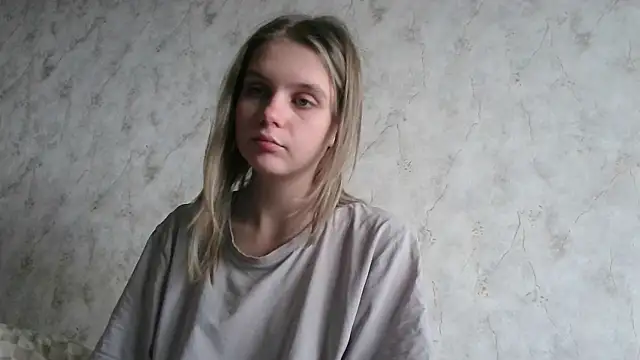 AliceWonderLure online show from December 3, 2025, 9:20 am