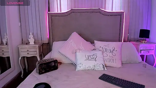 lya  brown online show from July 9, 2026, 12:37 pm