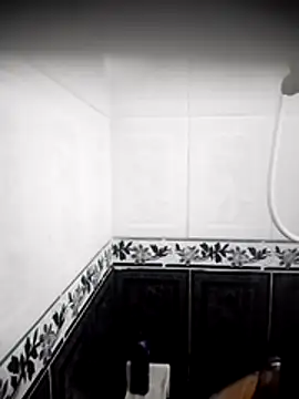 Snapshot of Valeria_montana_ chatting on April 8, 2026, 9:55 am Valeria montana online show from April 8, 2026, 9:55 am