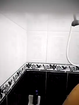 Snapshot of Valeria_montana_ chatting on April 12, 2026, 4:43 pm Valeria montana online show from April 12, 2026, 4:43 pm