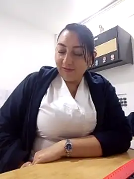 Snapshot of Valeria_montana_ chatting on March 3, 2026, 12:01 pm Valeria montana online show from March 3, 2026, 12:01 pm