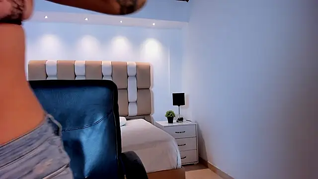 Ambar Cooxx online show from March 31, 2026, 10:50 am