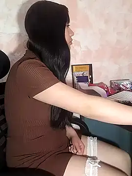 Juliana hot  online show from December 3, 2025, 9:09 am