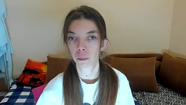 Snapshot of LikaAliston chatting on January 14, 2026, 8:18 am LikaAliston online show from January 14, 2026, 8:18 am