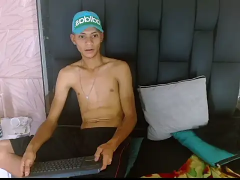 Axel Marcu online show from December 16, 2025, 5:17 pm