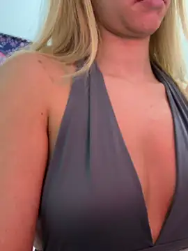 Snapshot of bellastormi_ chatting on March 20, 2026, 2:45 am bellastormi online show from March 20, 2026, 2:45 am