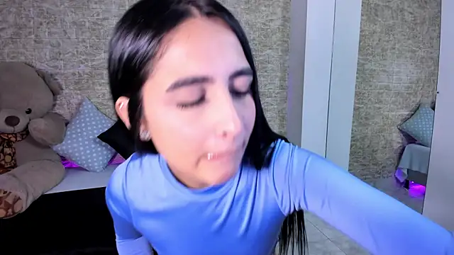 mialiore online show from January 9, 2026, 12:45 pm