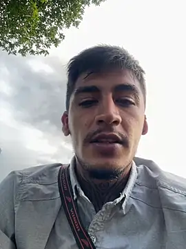 Snapshot of maxI_dick33 chatting on February 19, 2026, 10:29 pm maxI dick33 online show from February 19, 2026, 10:29 pm