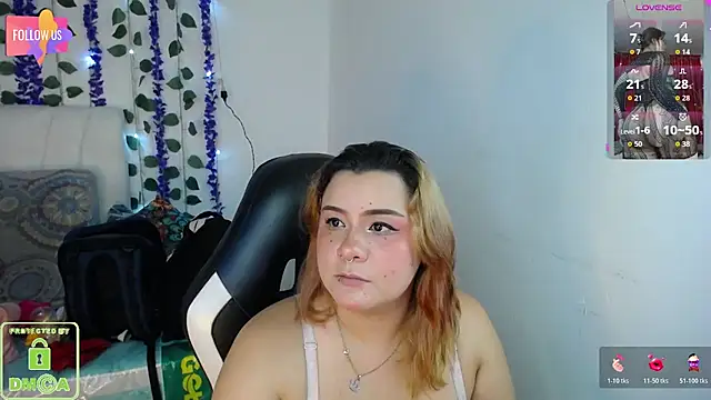 Mia Duque1999 online show from April 22, 2026, 7:42 pm