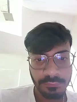 farooq2001 online show from December 3, 2025, 11:09 am