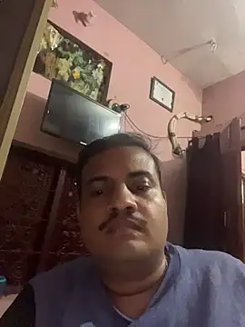 yoyoyohunny online show from December 3, 2025, 8:58 am