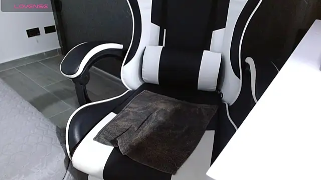 Snapshot of candy_rosemaryy chatting on December 19, 2025, 11:56 am candy rosemaryy online show from December 19, 2025, 11:56 am