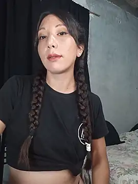 Snapshot of Cristal_azul777 chatting on April 17, 2026, 2:14 am Cristal azul777 online show from April 17, 2026, 2:14 am