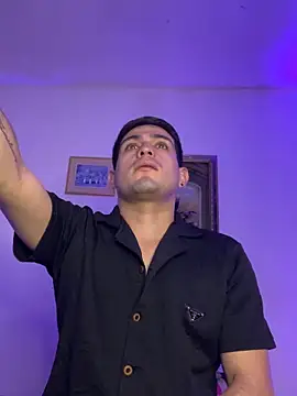 williamsmiiths16 online show from December 4, 2025, 12:04 pm