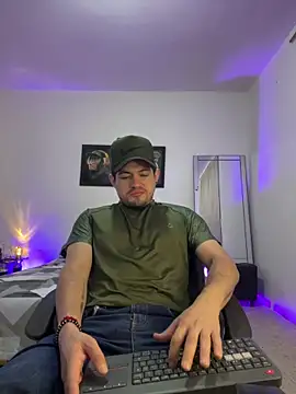 Snapshot of williamsmiiths16 chatting on May 7, 2026, 11:57 am williamsmiiths16 online show from May 7, 2026, 11:57 am
