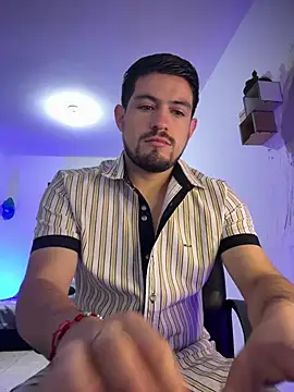 Snapshot of williamsmiiths16 chatting on July 28, 2026, 11:39 am williamsmiiths16 online show from July 28, 2026, 11:39 am