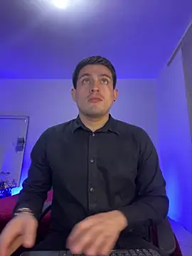 williamsmiiths16 online show from April 22, 2026, 11:39 am