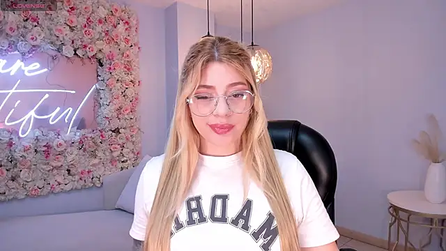 MadisonKane online show from March 12, 2026, 11:14 am