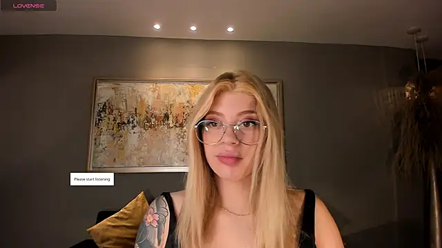 MadisonKane online show from May 15, 2026, 11:08 am