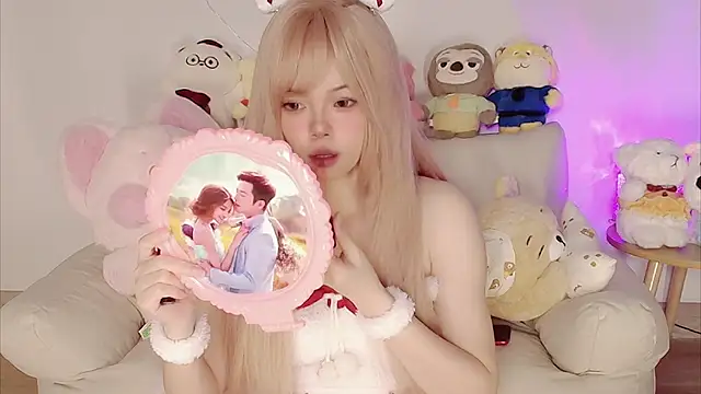 Snapshot of Miyeoonn chatting on January 18, 2026, 2:04 am Miyeoonn online show from January 18, 2026, 2:04 am