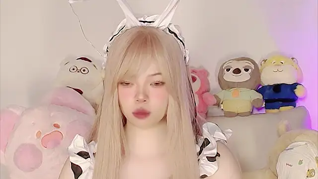 Snapshot of Miyeoonn chatting on January 15, 2026, 2:09 pm Miyeoonn online show from January 15, 2026, 2:09 pm