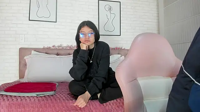 Eros Nyx  online show from December 22, 2025, 3:39 am