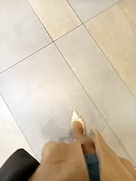 Baby-Linh online show from February 6, 2026, 6:31 am