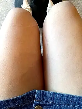 Baby-Linh online show from January 13, 2026, 3:10 am