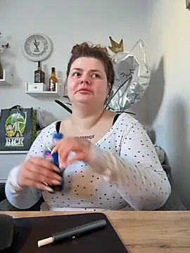 Snapshot of EvKamenskih chatting on February 22, 2026, 9:00 am EvKamenskih online show from February 22, 2026, 9:00 am