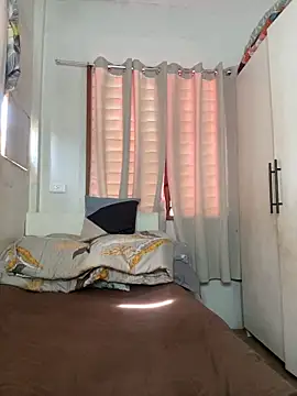 Snapshot of voganmarie chatting on March 3, 2026, 1:12 am voganmarie online show from March 3, 2026, 1:12 am