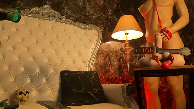 Snapshot of AlecBanne chatting on February 1, 2026, 10:19 pm AlecBanne online show from February 1, 2026, 10:19 pm