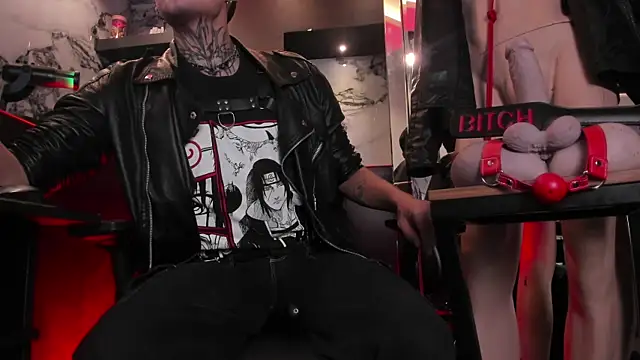 Snapshot of AlecBanne chatting on April 3, 2026, 11:00 pm AlecBanne online show from April 3, 2026, 11:00 pm