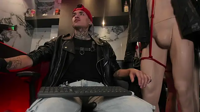 Snapshot of AlecBanne chatting on March 30, 2026, 10:55 pm AlecBanne online show from March 30, 2026, 10:55 pm