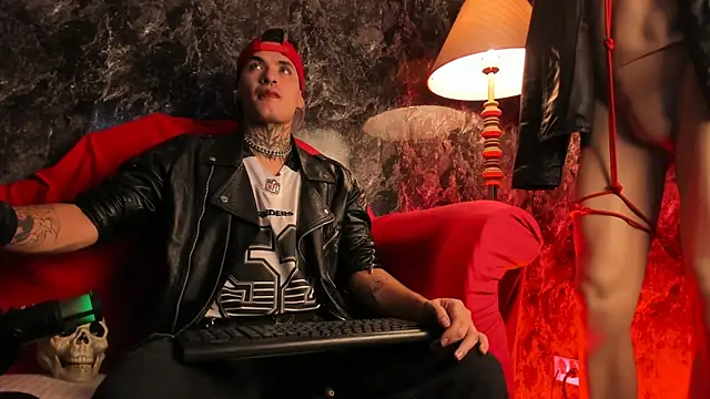 Snapshot of AlecBanne chatting on March 19, 2026, 10:54 pm AlecBanne online show from March 19, 2026, 10:54 pm