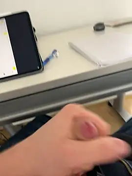 hannes256102 online show from February 24, 2026, 1:01 pm