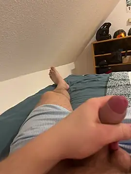 hannes256102 online show from March 1, 2026, 10:21 pm