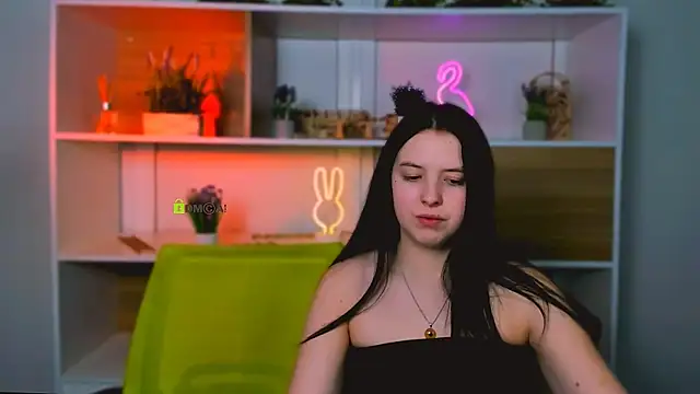 Snapshot of diara_ti chatting on December 19, 2025, 7:27 pm diara ti online show from December 19, 2025, 7:27 pm