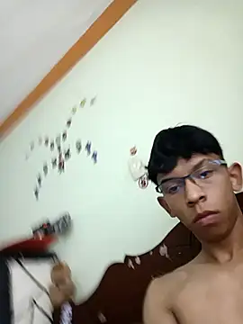 Reyanteti1 online show from December 3, 2025, 3:33 pm