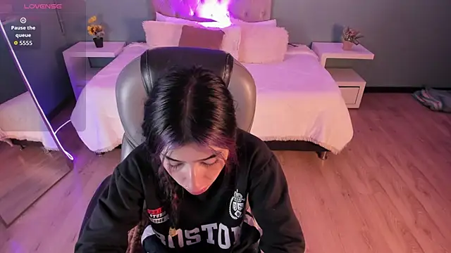 Celeste Rous   online show from March 27, 2026, 12:39 pm