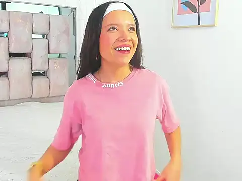 Snapshot of Hannah_stuart chatting on February 20, 2026, 2:19 pm Hannah stuart online show from February 20, 2026, 2:19 pm