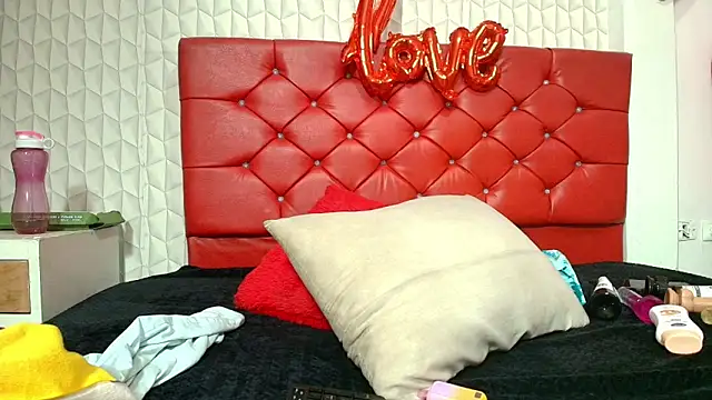 Elizabetth Roman online show from February 18, 2026, 8:27 pm