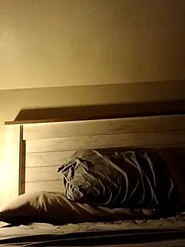 Snapshot of iLOVETRAY96 chatting on December 20, 2025, 7:44 am iLOVETRAY96 online show from December 20, 2025, 7:44 am