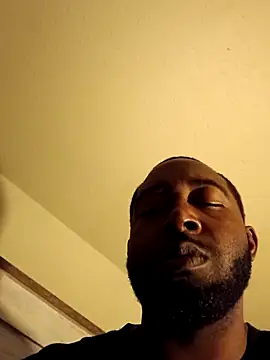 Snapshot of iLOVETRAY96 chatting on December 21, 2025, 4:36 am iLOVETRAY96 online show from December 21, 2025, 4:36 am