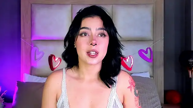 TaniaRedd  online show from February 11, 2026, 1:44 pm