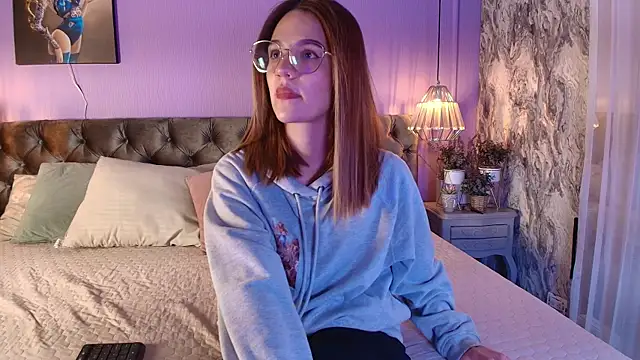 Nia  S online show from January 13, 2026, 12:20 pm