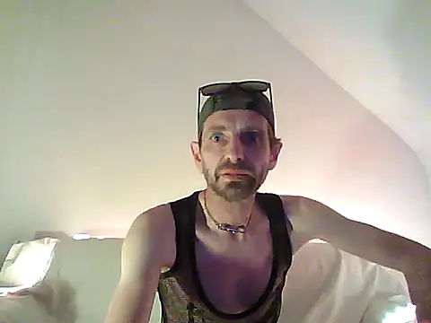 Snapshot of Kinky_Slim_Belgian chatting on December 3, 2025, 8:19 pm Kinky Slim Belgian online show from December 3, 2025, 8:19 pm
