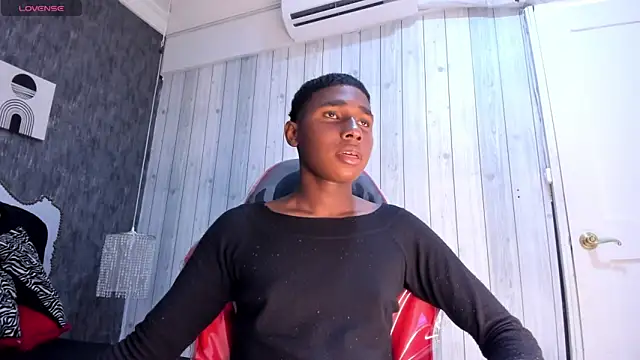 Snapshot of teylor_lovee chatting on January 8, 2026, 8:04 pm teylor lovee online show from January 8, 2026, 8:04 pm