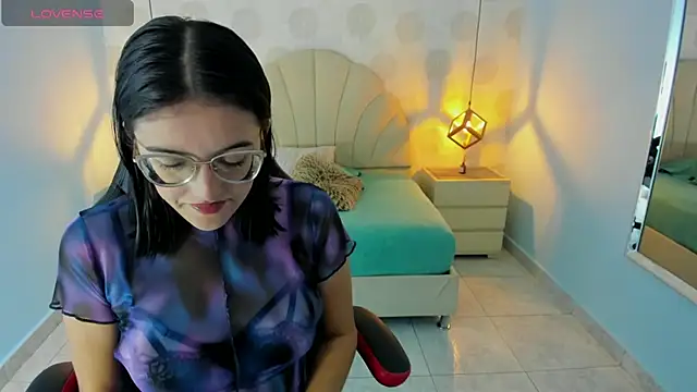 Snapshot of VENUSGREYS1 chatting on April 14, 2026, 11:48 am VENUSGREYS1 online show from April 14, 2026, 11:48 am