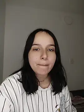 Snapshot of tiffanybrowm chatting on April 5, 2026, 3:13 am tiffanybrowm online show from April 5, 2026, 3:13 am