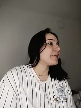 Snapshot of tiffanybrowm chatting on April 2, 2026, 5:47 am tiffanybrowm online show from April 2, 2026, 5:47 am